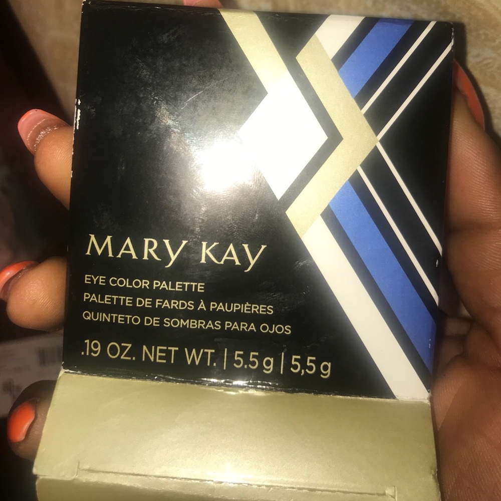 Eye shadow - Picture 3 of 3